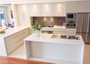 white quartz kitchen worktops