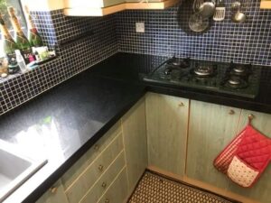 black sparkles quartz overlay