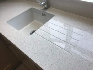 drainers grooves in quartz overlay